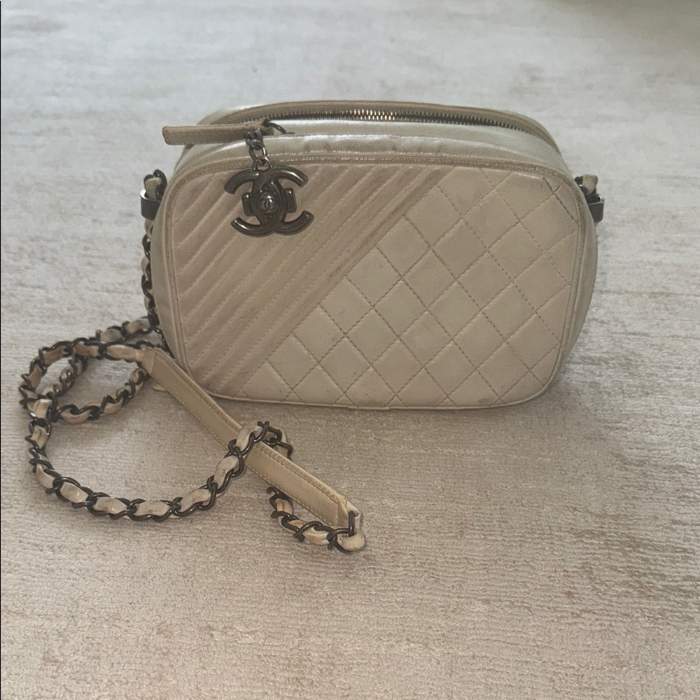 Chanel Cream Crossbody Bag with Quilted Design